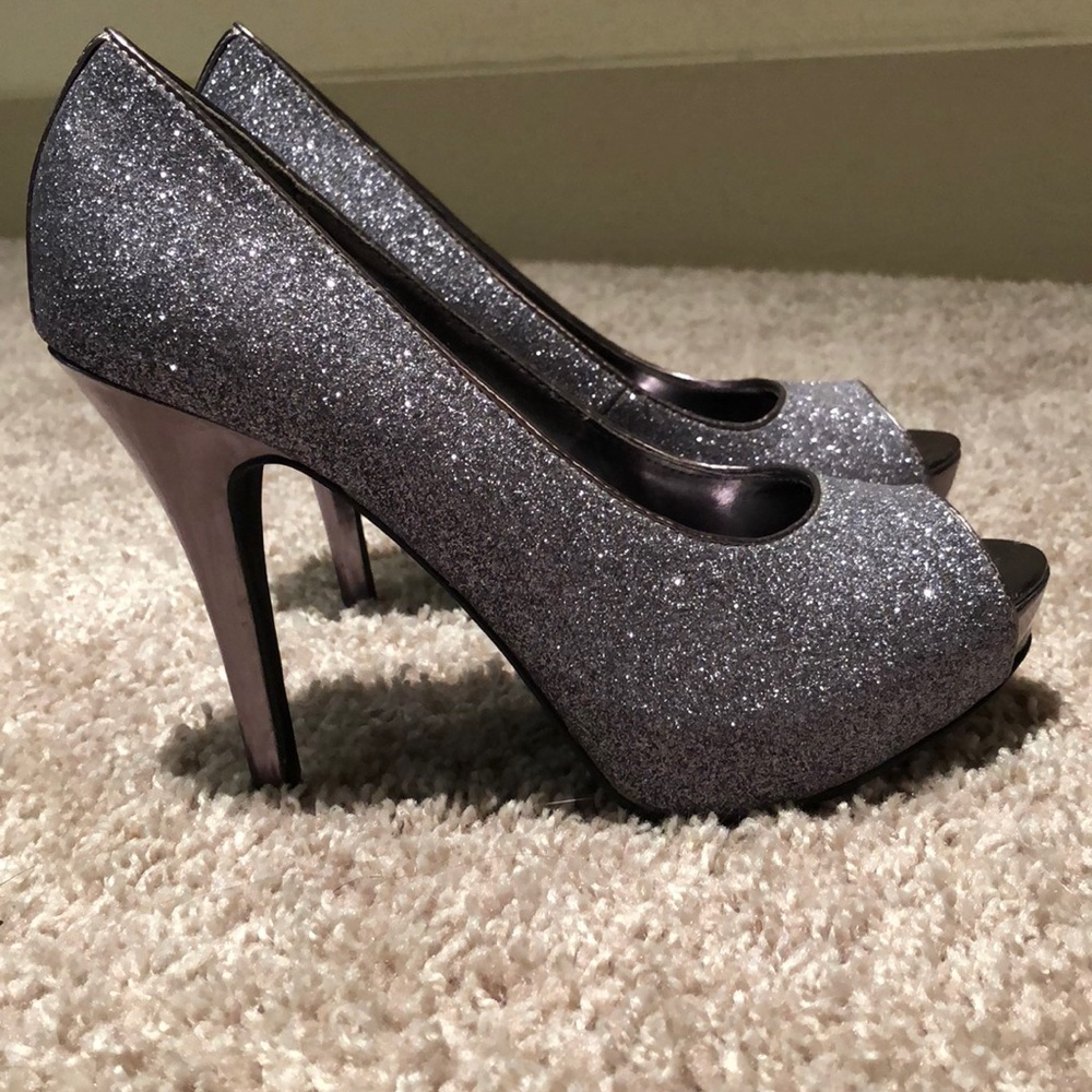 Size 6 sparkly heels